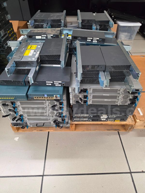 Lot of 2 Pallets of Various Cisco Network Equipment
