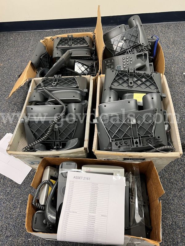 35 Cisco Desk Phone and 1 Sound Station