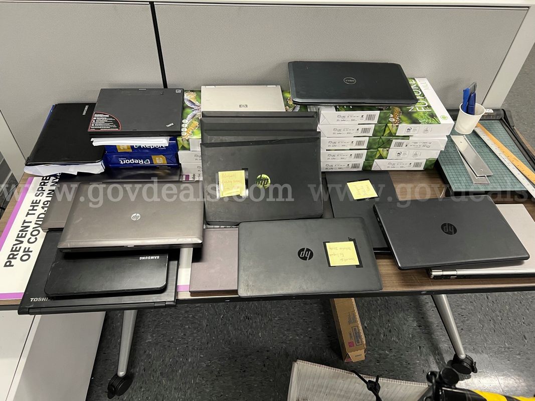 18 Laptop Lot - Samsung, Dell, HP, and Lenovo