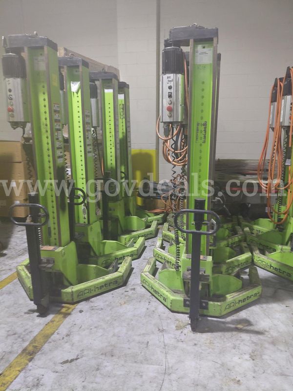 Used Hetra and Sefac Lifts