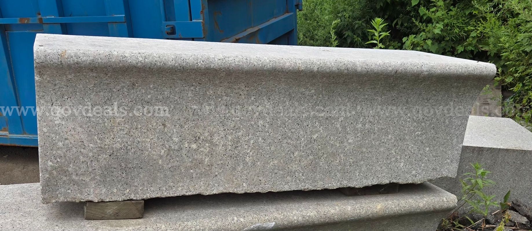 LOT of 5 CONCRETE BENCHES