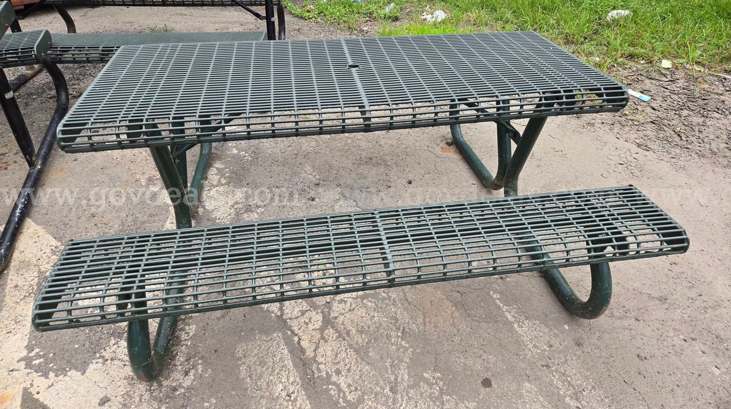 LOT of 6 Picnic Tables