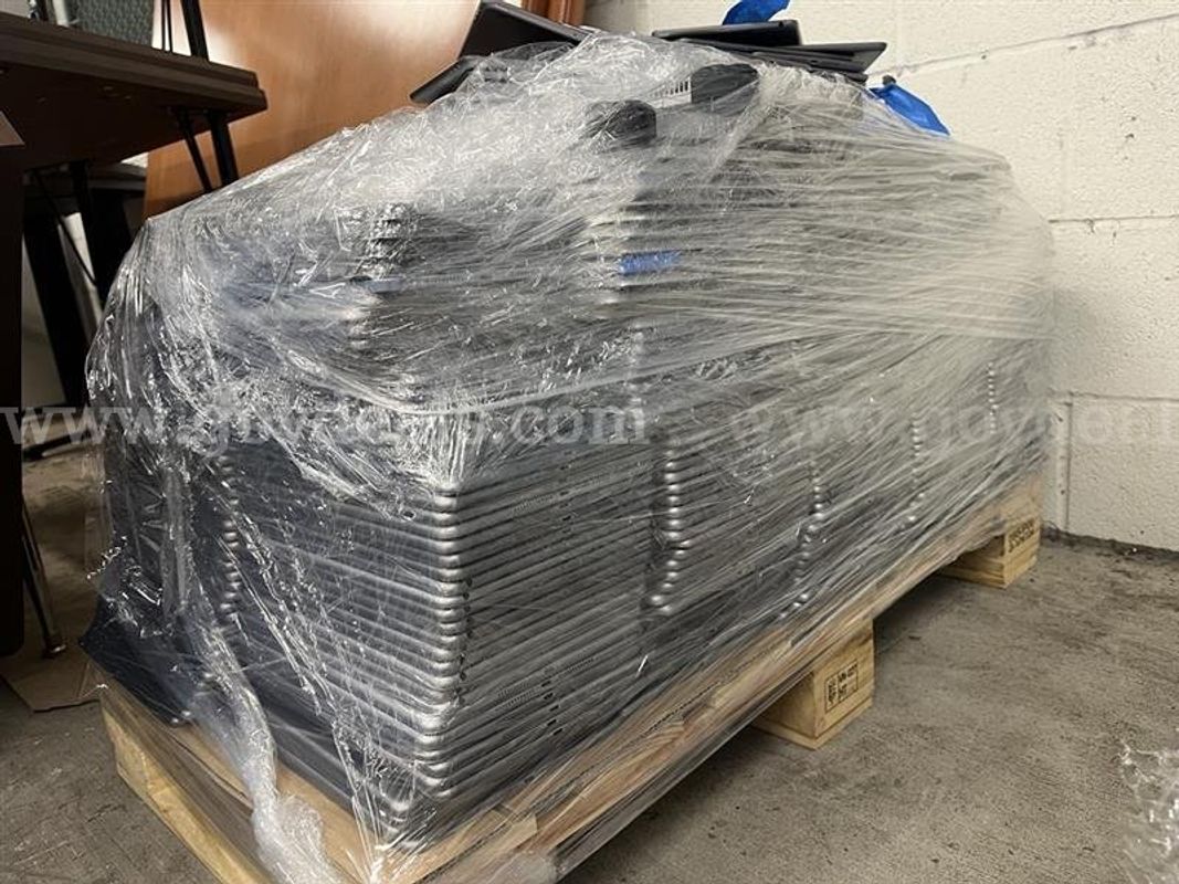Pallet of various ipads
