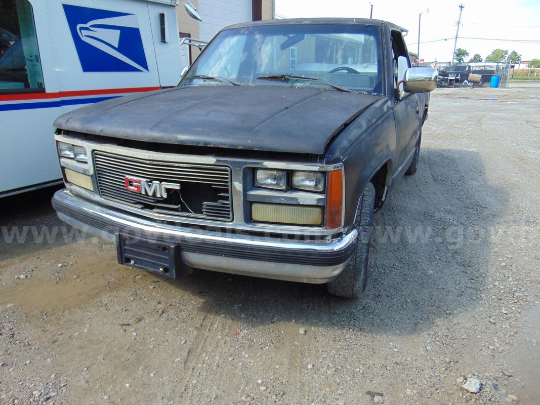 1988 GMC Sierra C/K 1500 Reg. Cab 8-ft. Bed 2WD