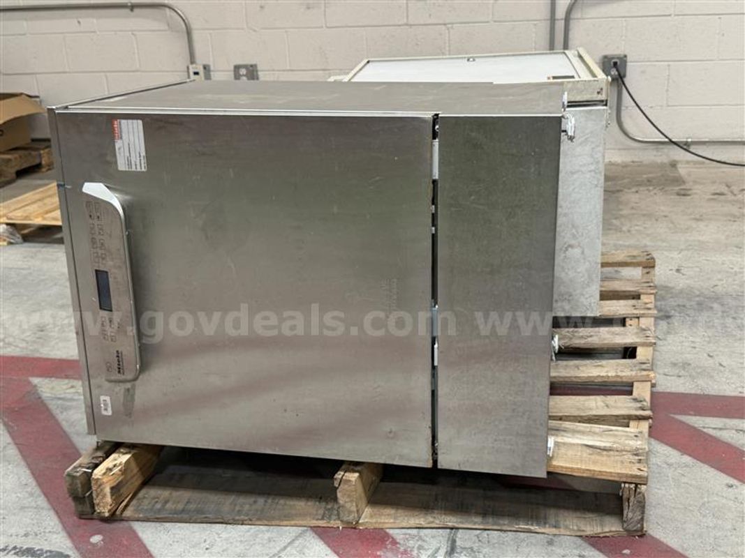 Miele Glassware Washer & Uline Uln29rwh13 Undercounter Refrigerator