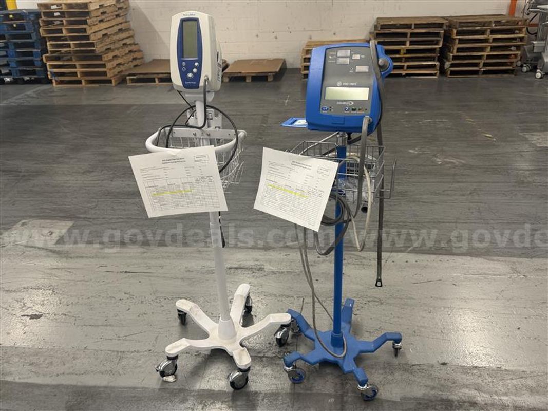 WELCHALLYN SPOT VITAL SIGNS MONITOR & DINAMAP PRO 100V2 PATIENT MONITOR