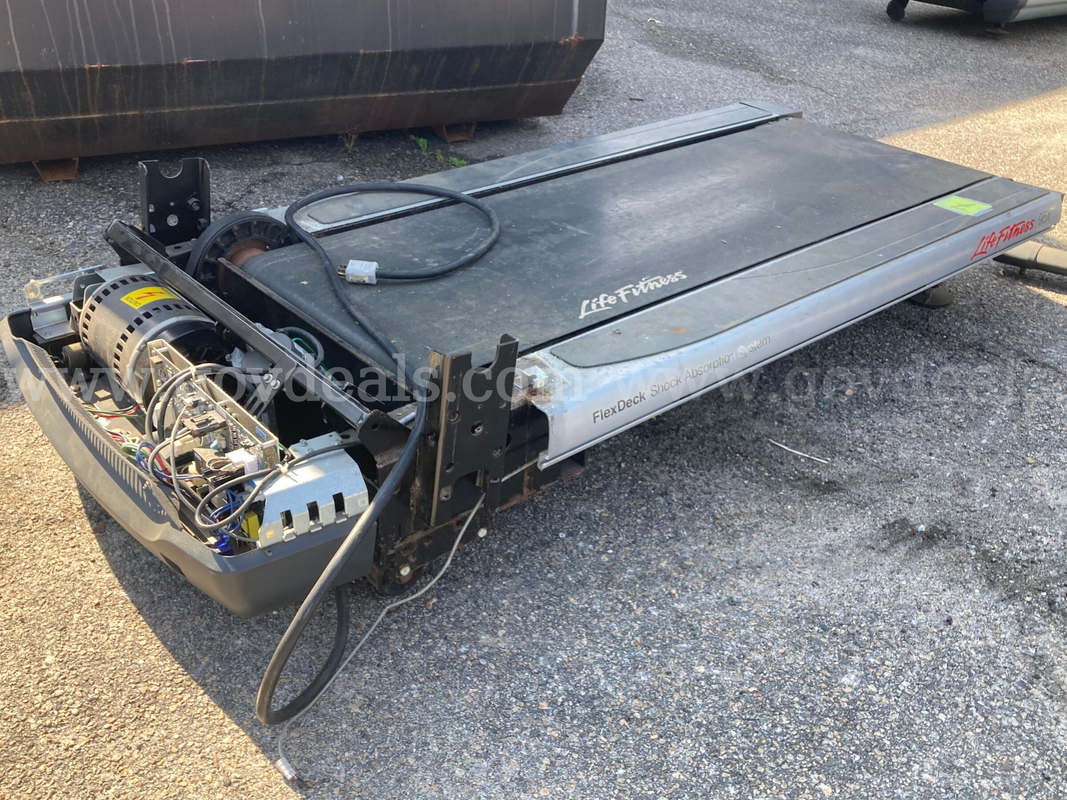 Life Fitness 95T Treadmill - missing parts - not working