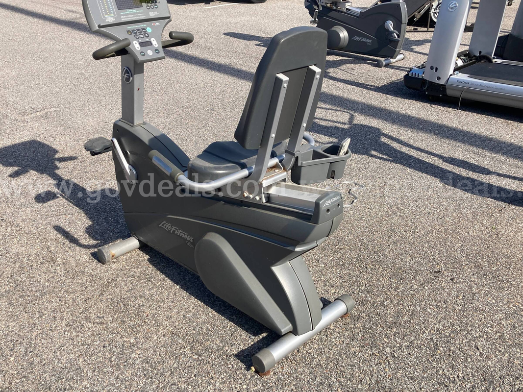 Life Fitness 95Ri Recumbent Cycle