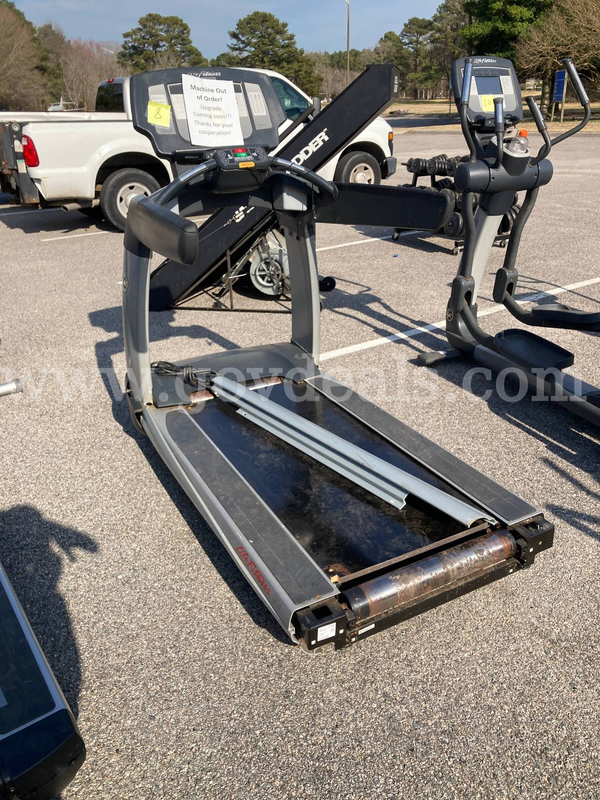 Life Fitness 95T Treadmill - missing parts - not working