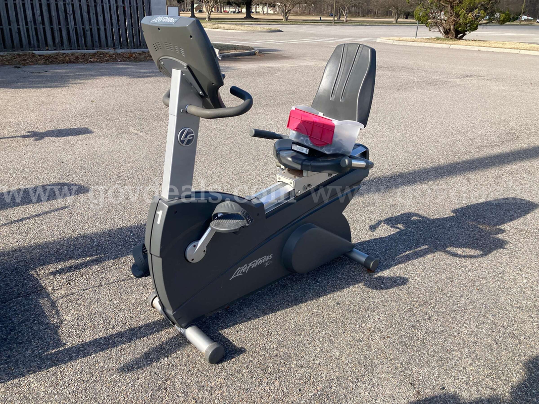 Life Fitness 95Ri Recumbent Cycle