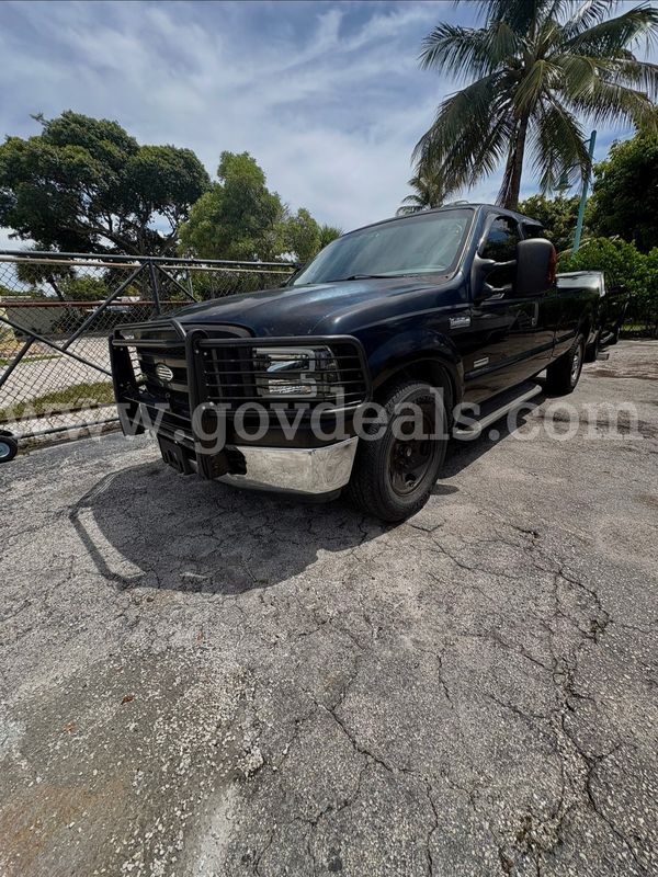 2005 Ford F-350 SD XLT SuperCab 2WD