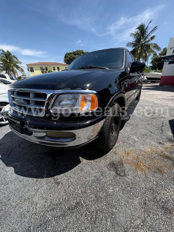 2003 Ford F-150 XLT SuperCrew 2WD
