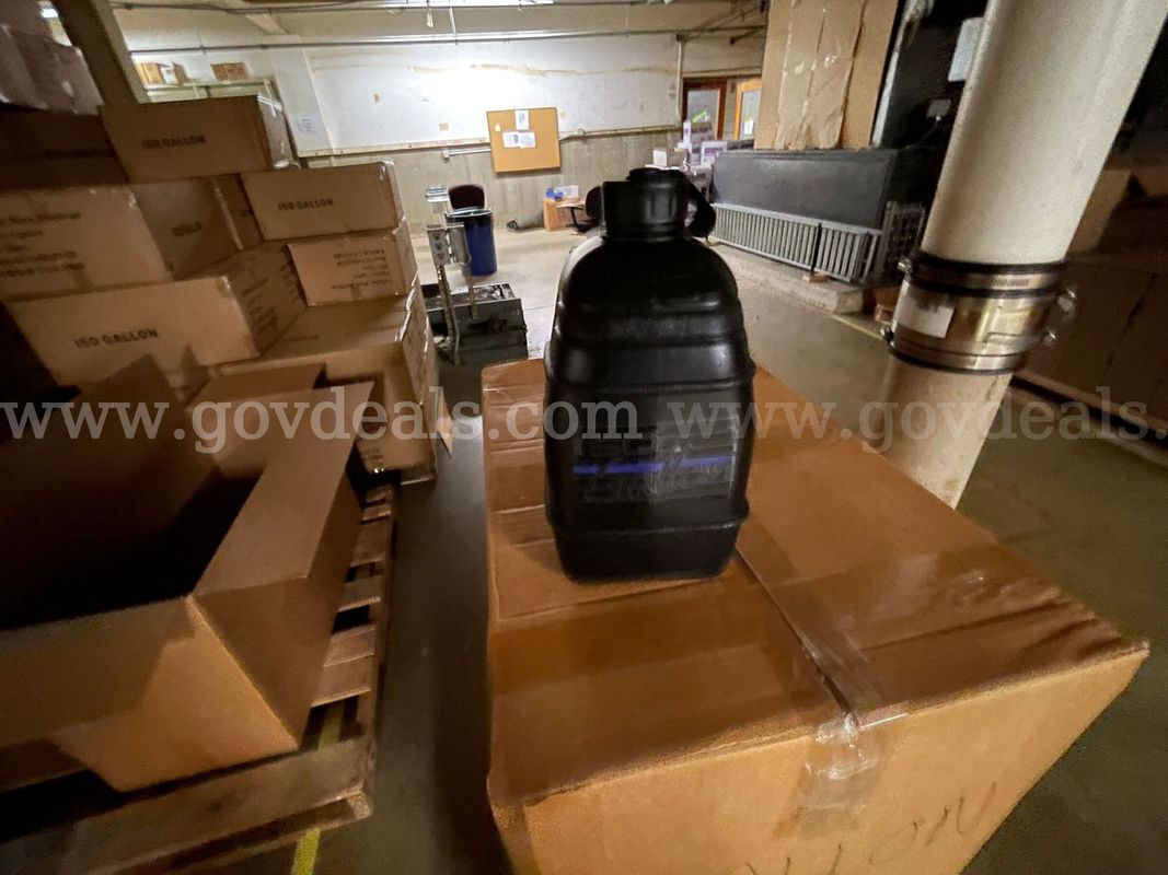 One-Gallon Plastic Drink Containers (Lot of 40 Cases)