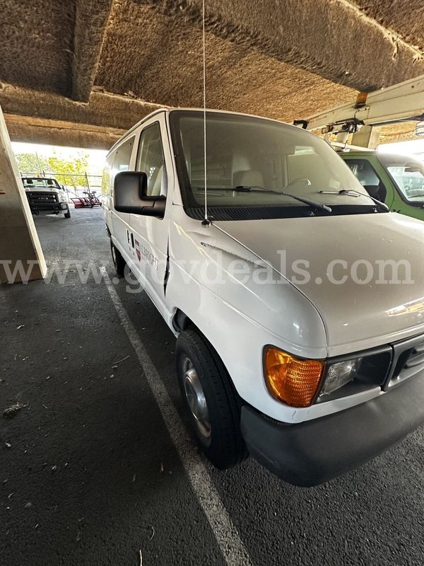 2004 Ford Econoline E-250