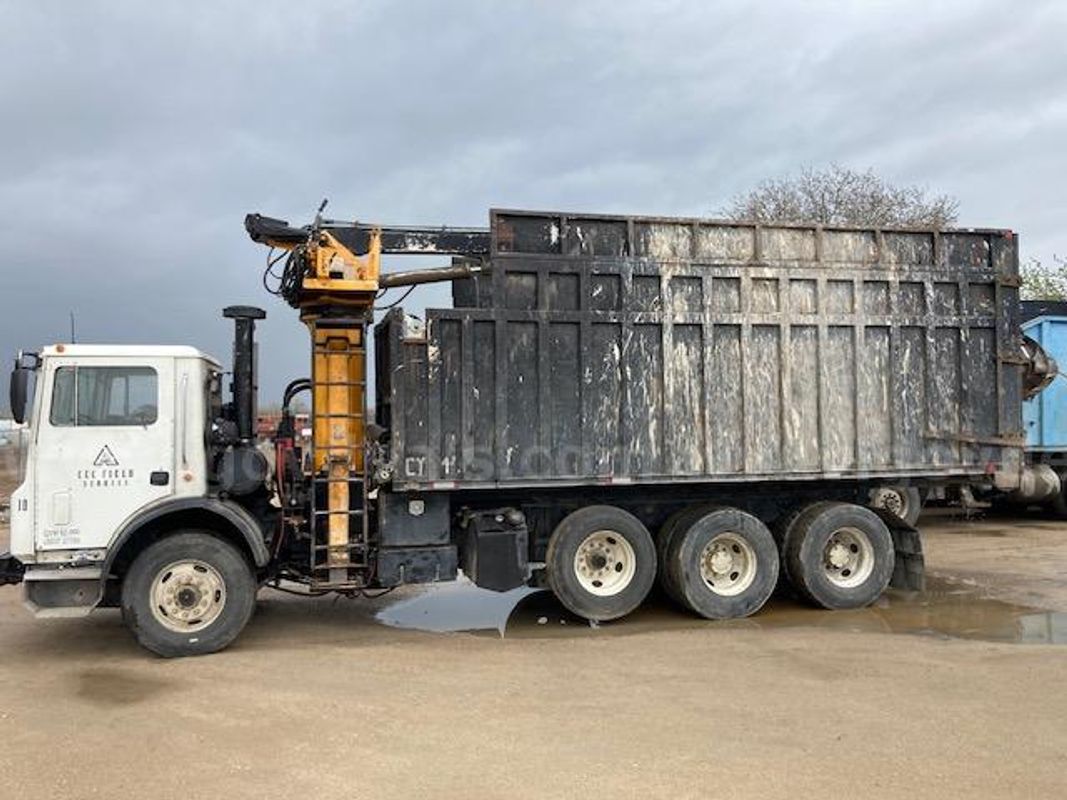 Robotec Elite Knuckle Boom Mtd on 2003 Mack MR688S Tri/A Refuse Truck