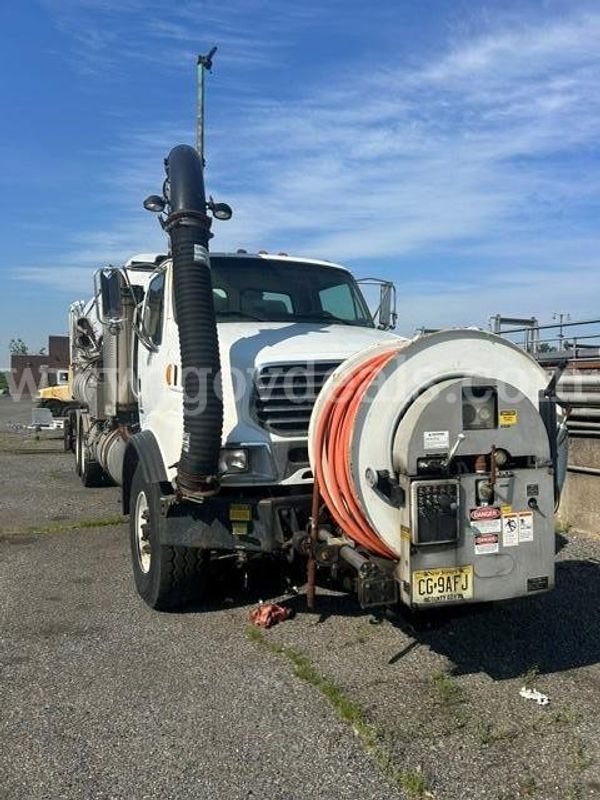 2004 Sterling LT9500 Tandem Axle Vactor 2100 Series Combo Sewer Cleaner / Jetter Truck