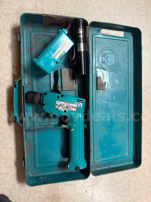 MAKITA Corldless Driver Drill