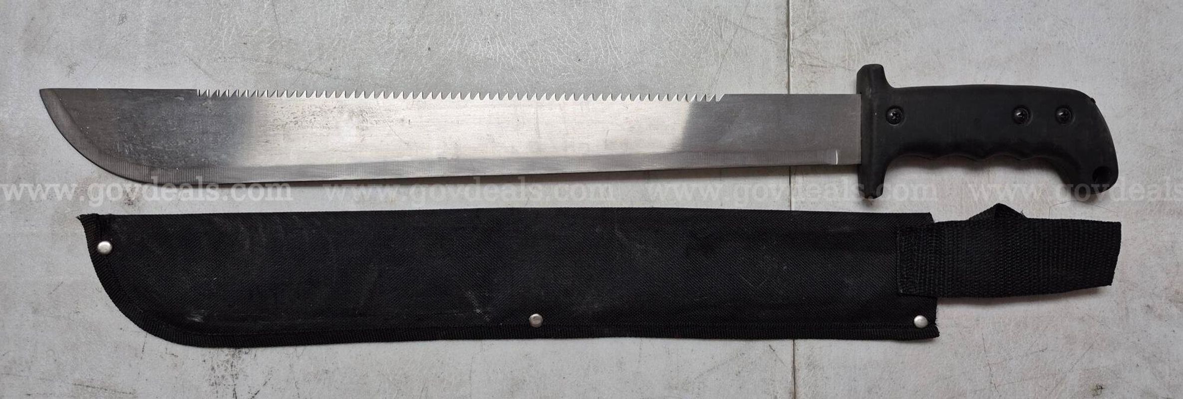 3 Machetes