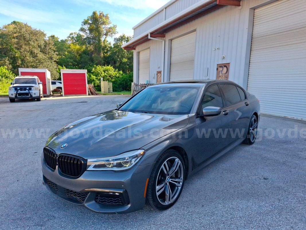 2016 BMW 7-Series LXI. Can arrange shipping, just pay the driver at delivery.