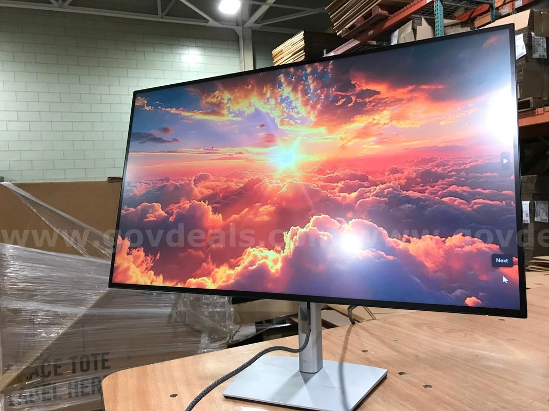 Dell UltraSharp U3223QE 31.5" 4K UHD WLED LCD Monitor - 16:9 - Black, Silver