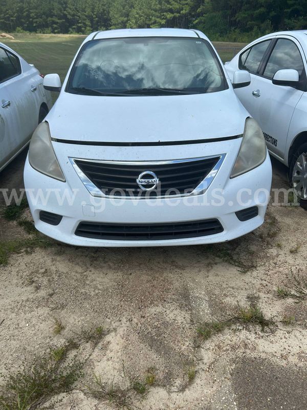 2012 Nissan Versa 1.6 S Sedan