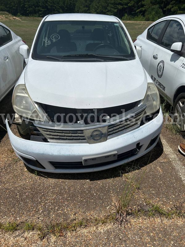 2009 Nissan Versa 1.8 S Sedan