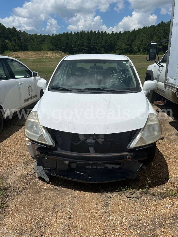 2009 Nissan Versa 1.8 S Sedan