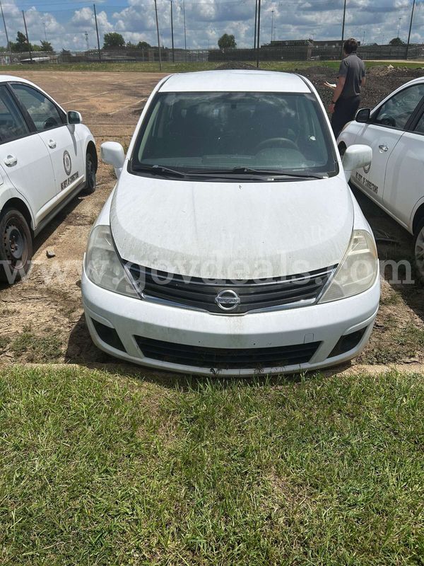 2011 Nissan Versa 1.8 SL Sedan