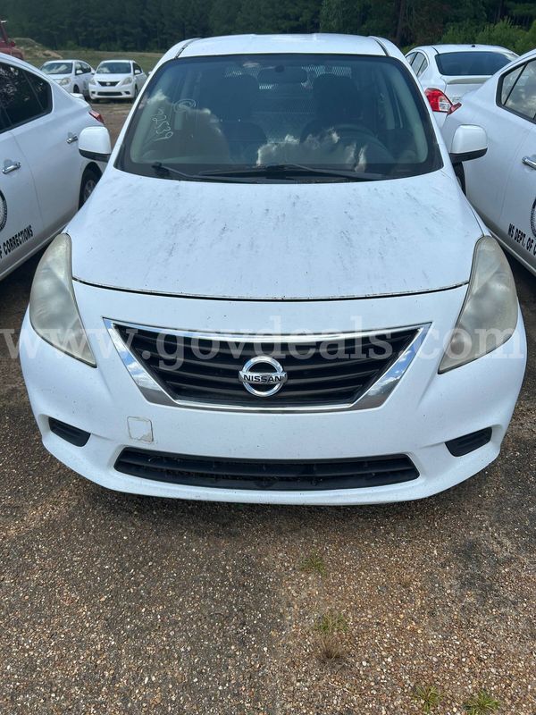 2012 Nissan Versa 1.6 S Sedan