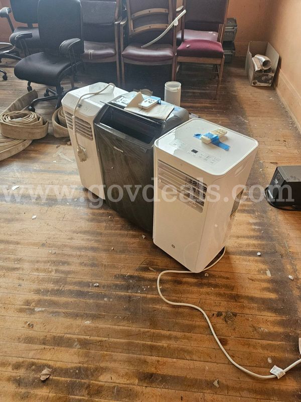 1 Lot of 3 Hisense Portable Air Conditioners