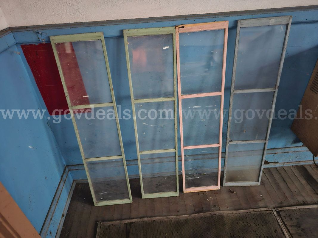 1 Lot of 4 Old Windows