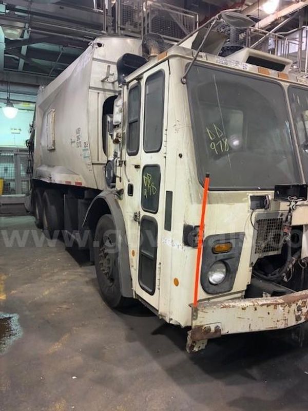 2013 Mack LEU600