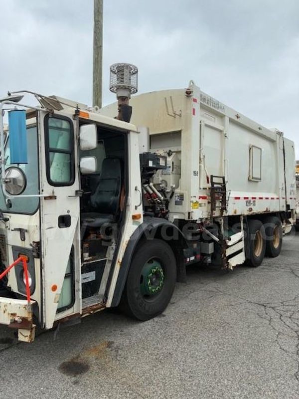 2016 Mack LEU613