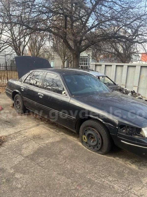 2004 Ford Crown Victoria