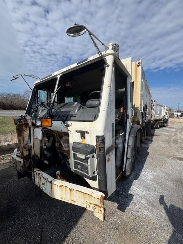 2017 Mack LR600