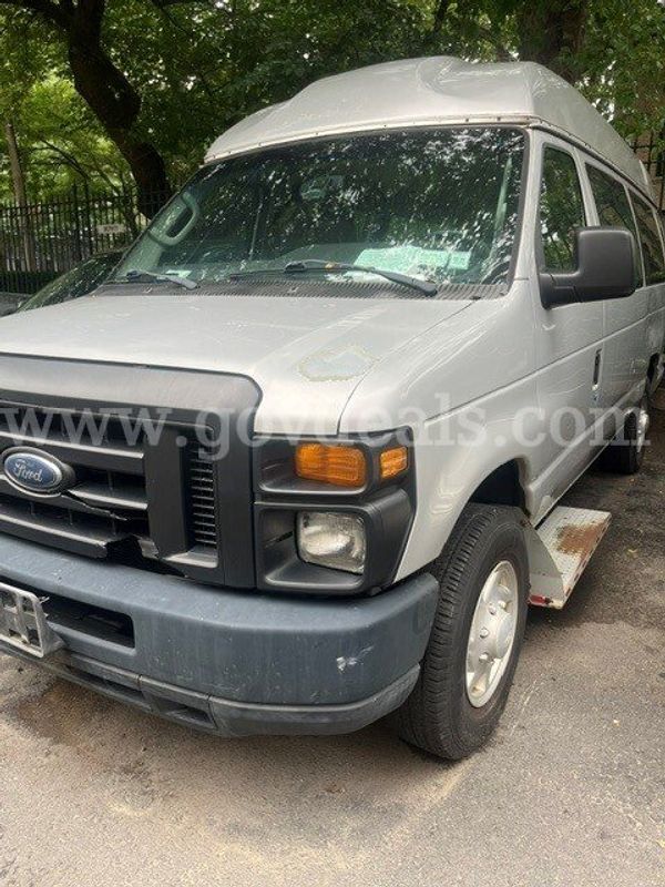2009 Ford Econoline E-250 Extended