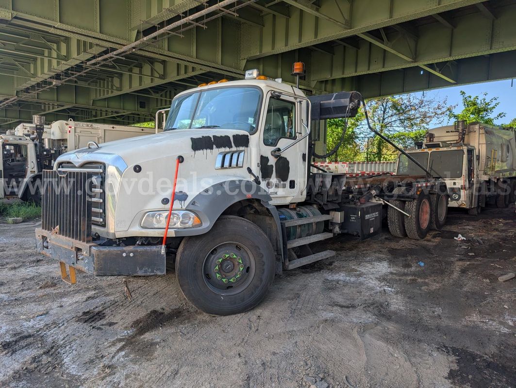 2018 Mack GU813