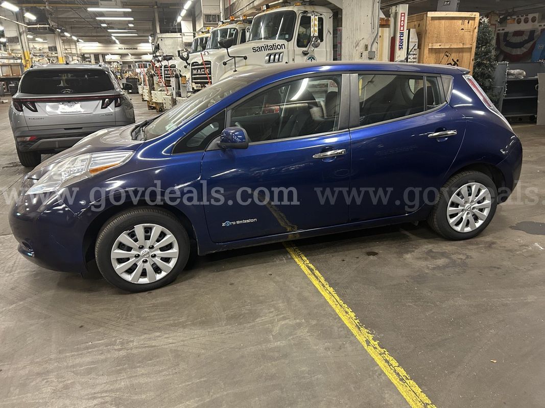 2016 Nissan LEAF