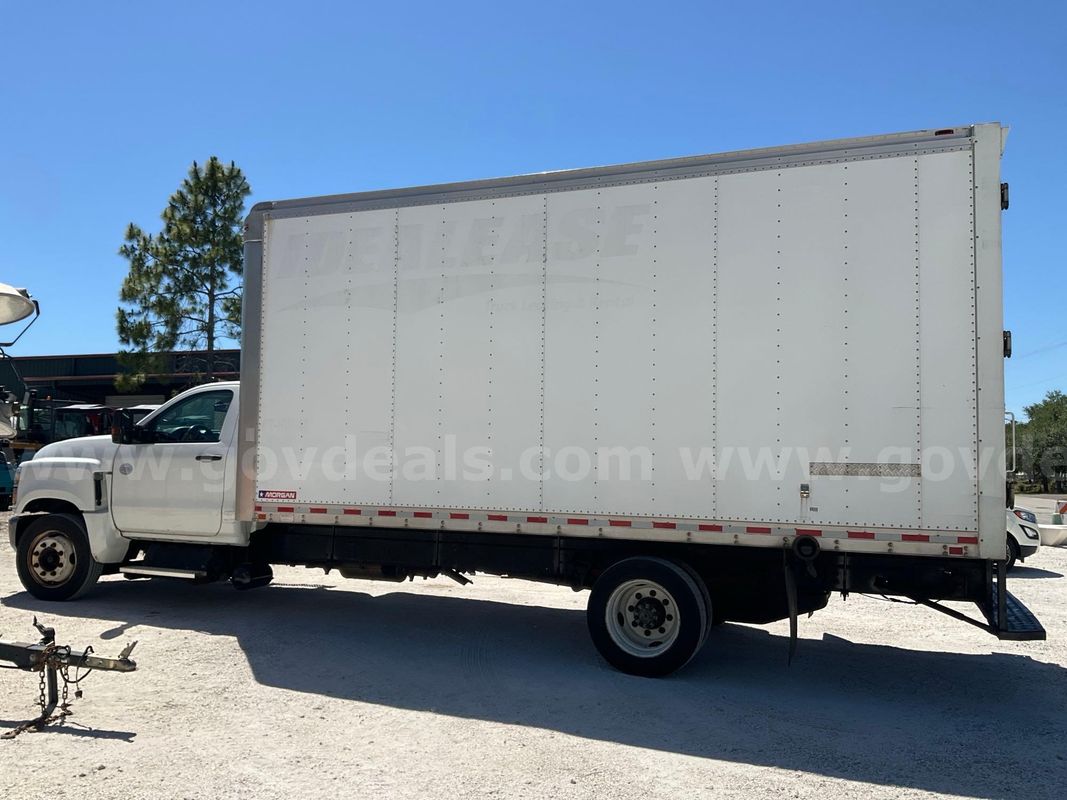 2019 INTERNATIONAL BOX TRUCK CV515 SFA WITH 2019 MORGAN BOX BODY MODEL GVSD09718096; DIESEL POWERED