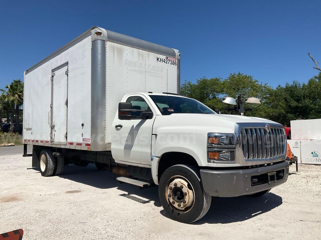 2019 INTERNATIONAL BOX TRUCK CV515 SFA WITH 2019 MORGAN BOX BODY MODEL GVSD09718096; DIESEL POWERED