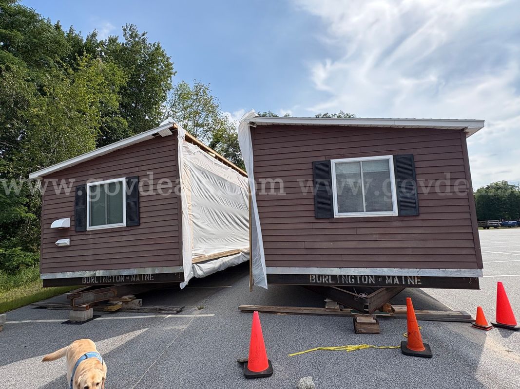 A Lot of (2) Trailer Buildings
