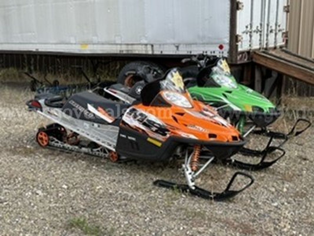 Lot of (2) Arctic Cat Snowmobiles - Both Running