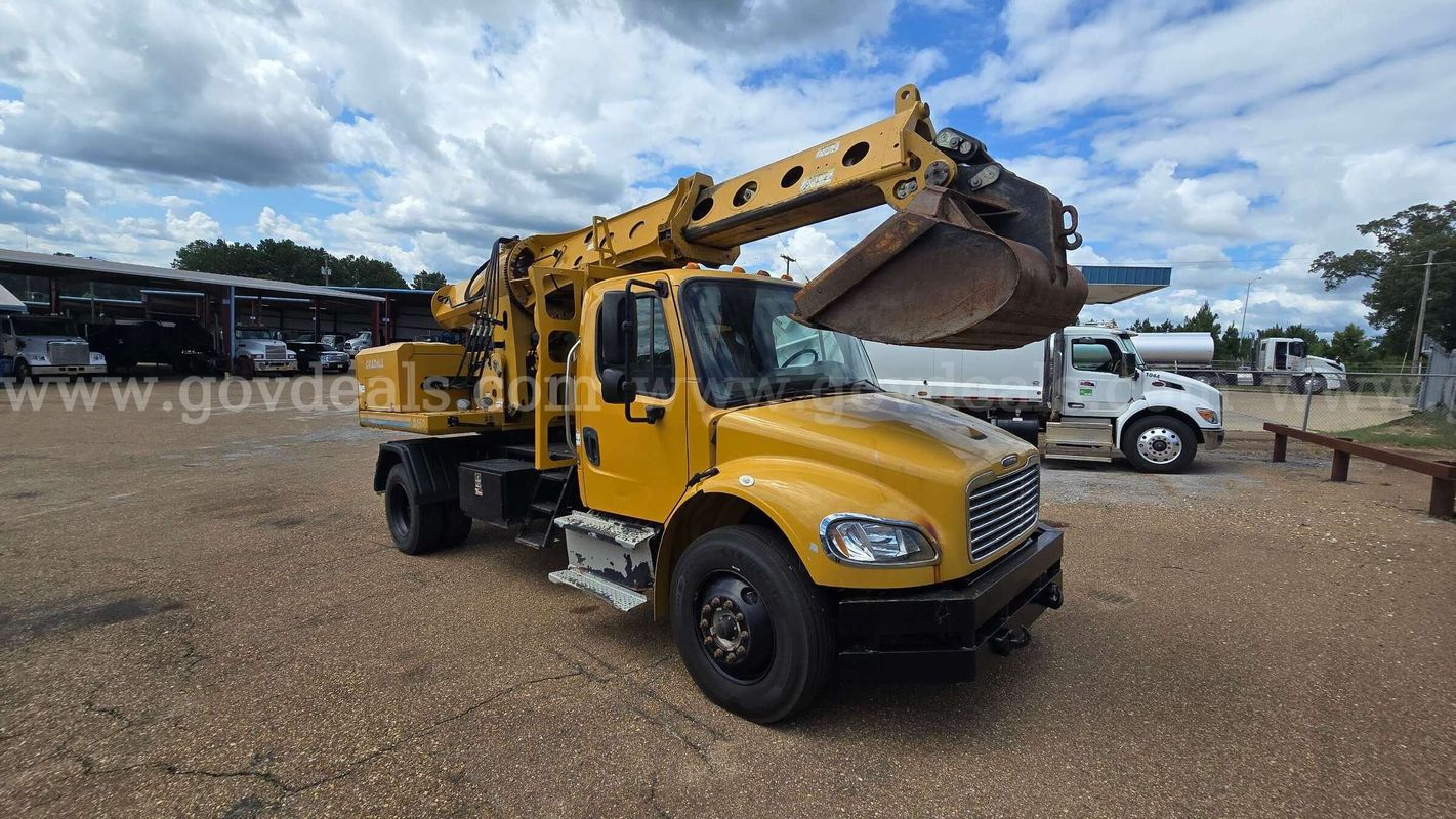 2016 Freightliner M2 106 Gradall Truck-Mounted Excavator