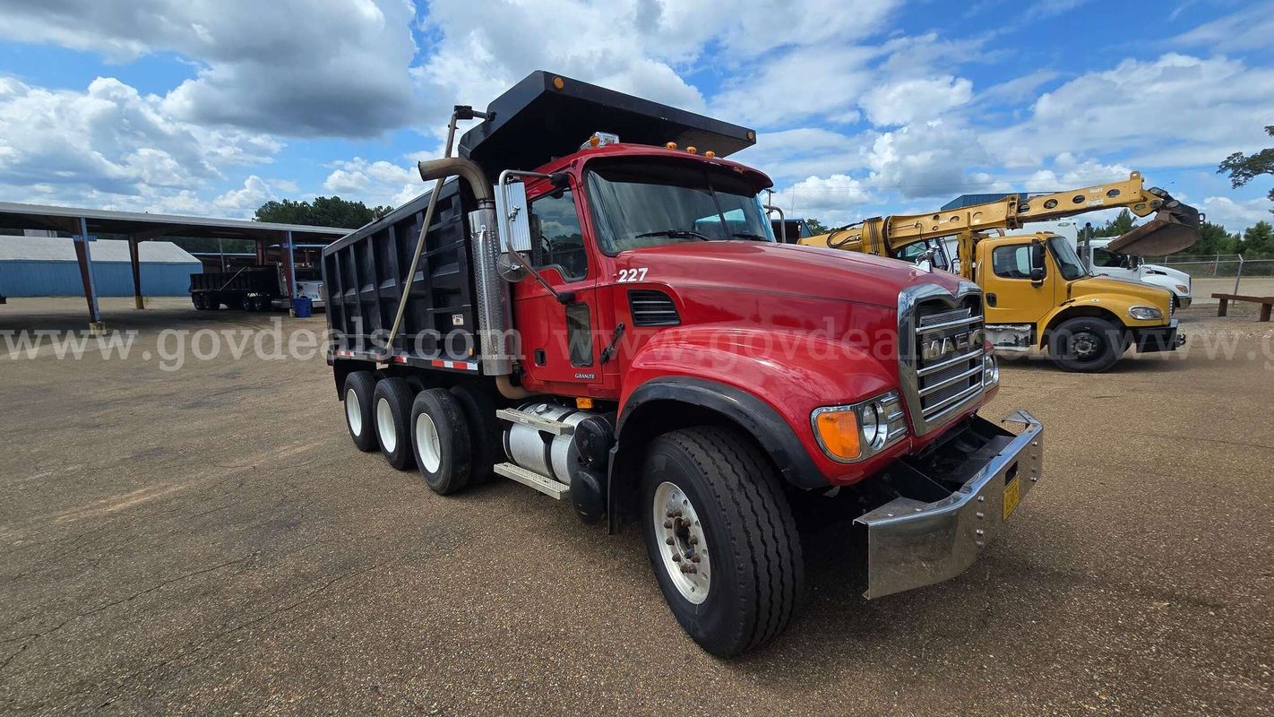 2007 Mack CV713 Granite Dump Truck