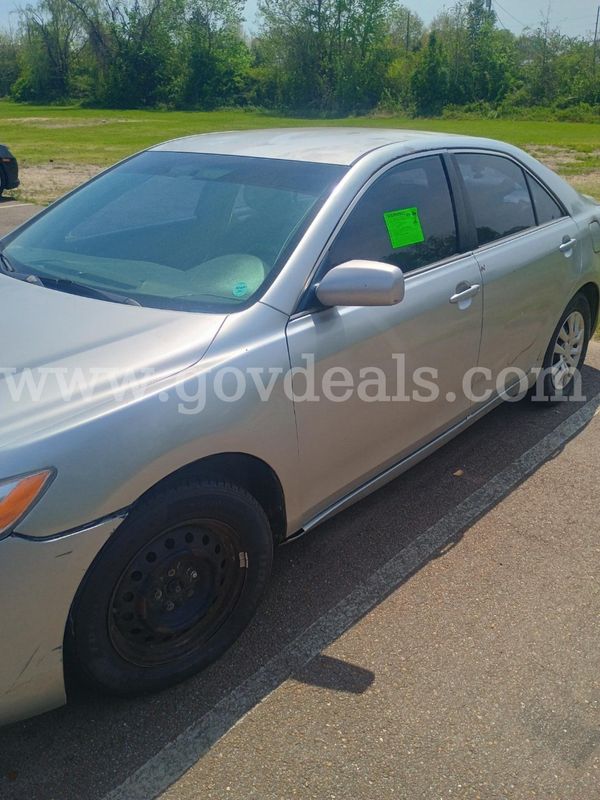 silver toyota camry