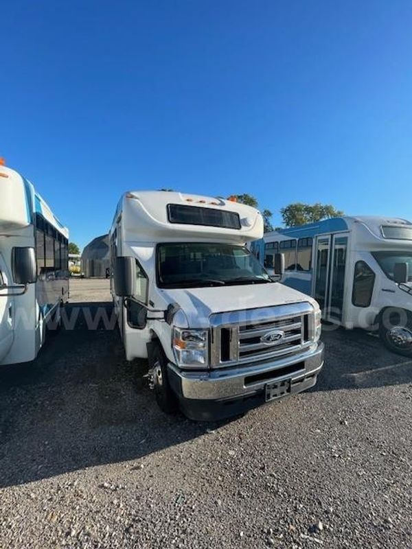 2017 Ford E450 Shuttle Bus (#171)