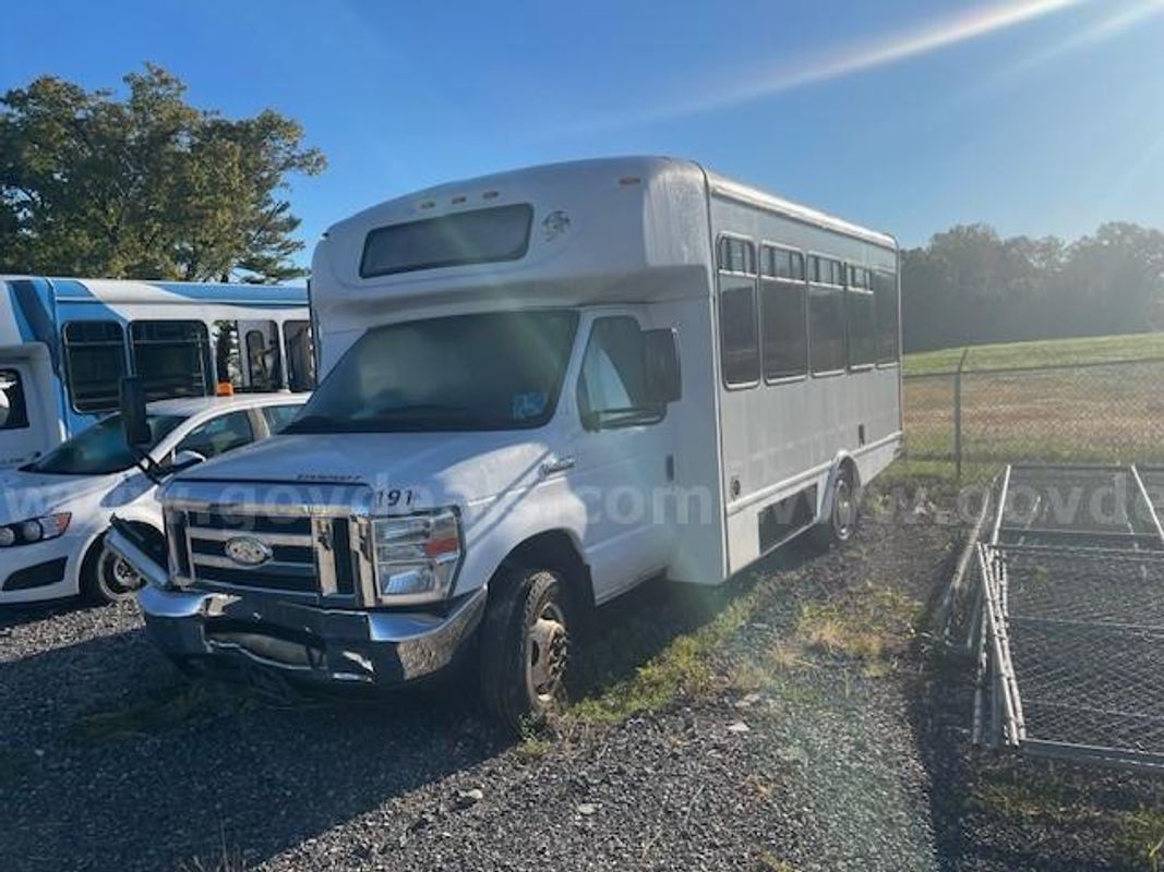 2019 Ford E450 Shuttle Bus (#191)