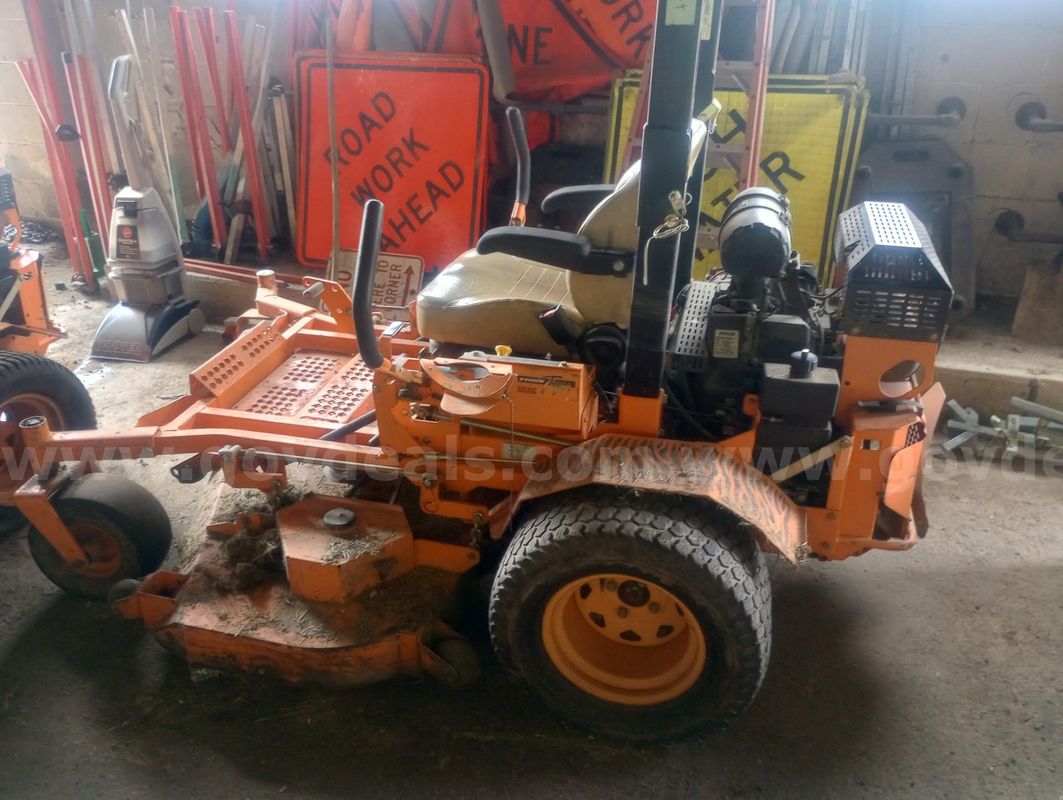 SCAG TURF TIGER 61" ZERO TURN MOWER