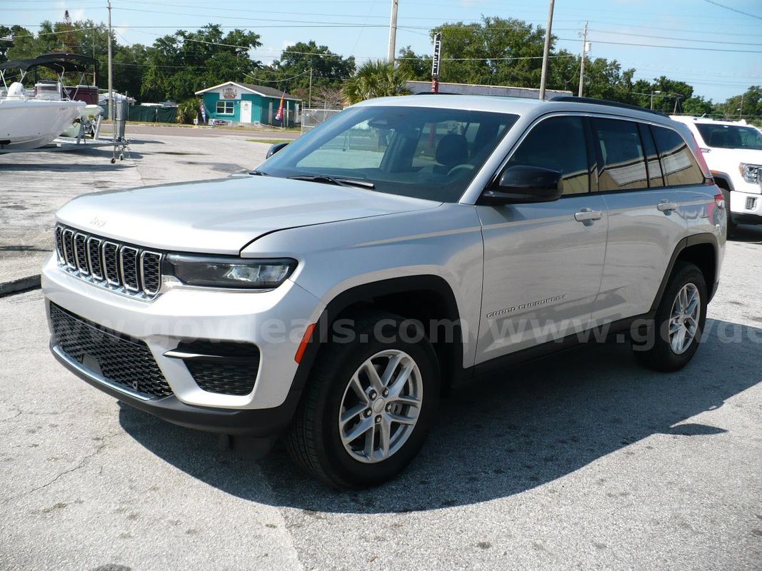 2025 Jeep Grand Cherokee Laredo 4x4 X SUV