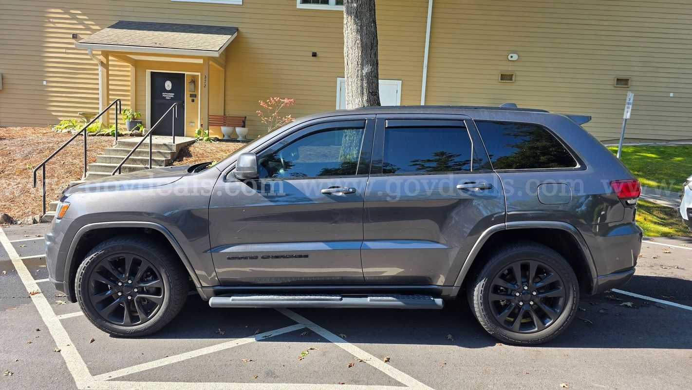 2019 Grand Cherokee Laredo